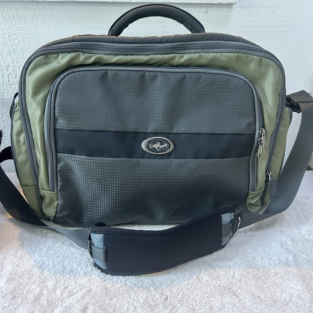 Eagle Creek CarryOn ES Tote Bag 17" Laptop Green/Gray Shoulder Strap EUC